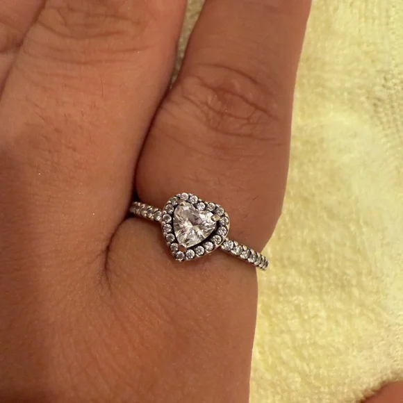 Pandora Silver Heart Crystal Ring - Picture 2 of 4